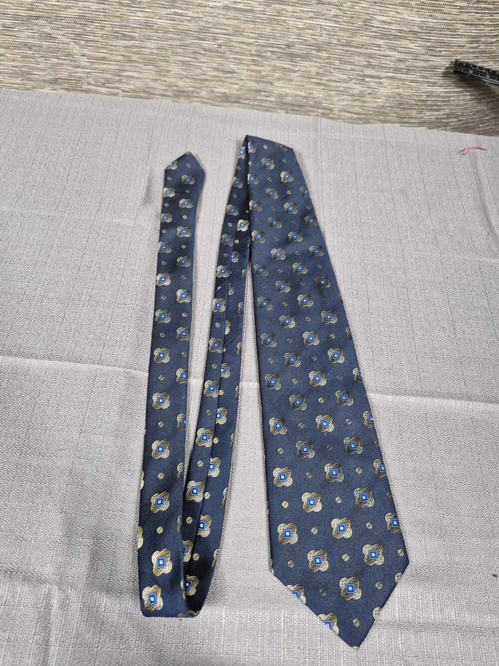 Heritage Tie Mens Blue Geometric Medallion Classic Necktie Made In Gt Britain